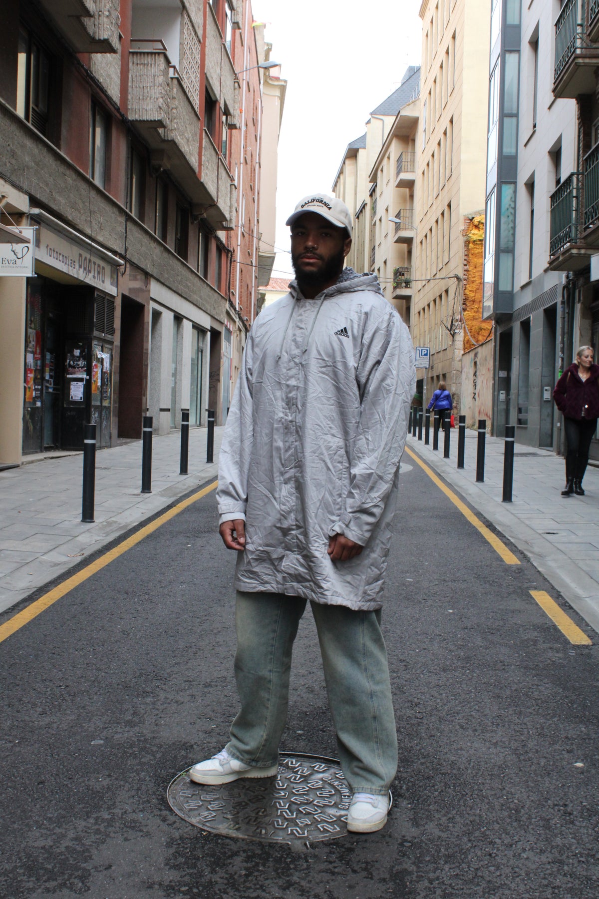 Ropa y complementos de moda urbana online - UrbanVibesX